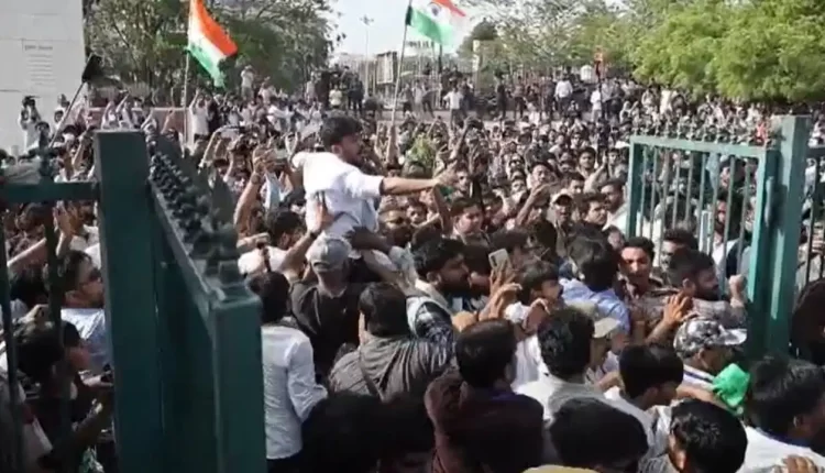 Abhijeet Deepke slapped
